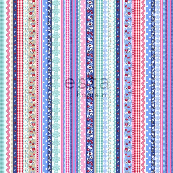 Tapetenmuster mit Streifen, Blumen, Punkten und Karos