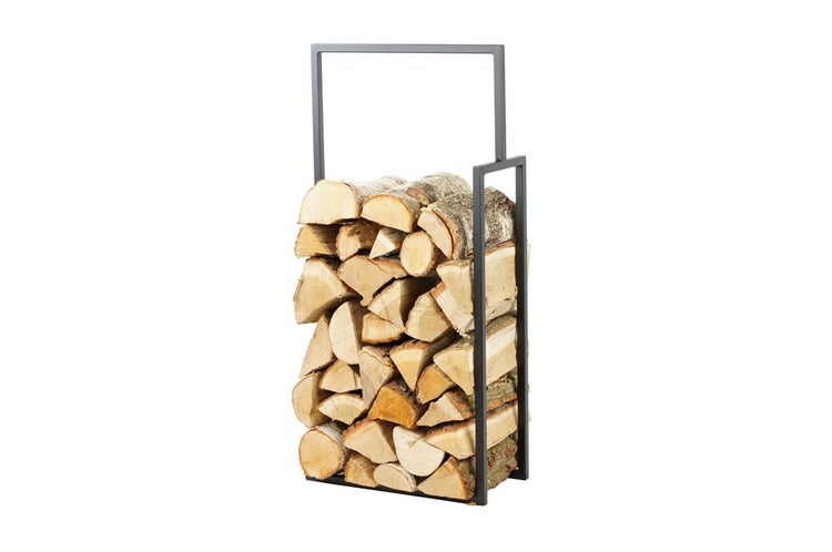 Brennholzregal aus Metall mit Holzscheiten gefüllt