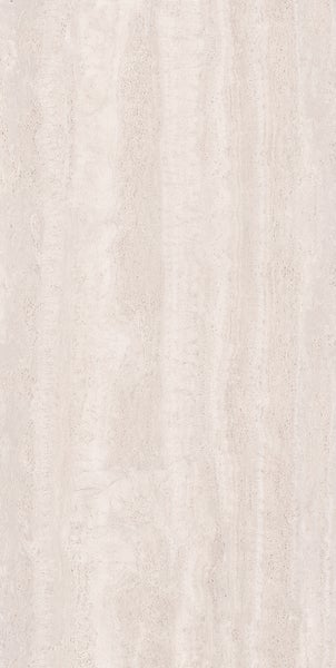 Nahaufnahme einer Fliese in Natursteinoptik Travertin mit strukturierter Maserung.