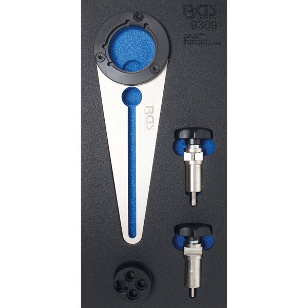 BGS technic Kurbelwellen-Haltewerkzeug Set in einer Schaumstoffeinlage mit Spezialwerkzeug und zwei Einstellschrauben.