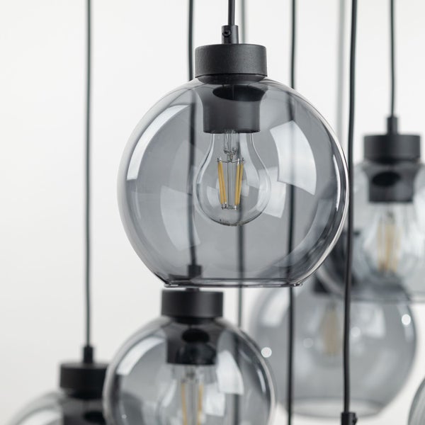 Mehrflammige Pendelleuchte mit Glaskugelschirmen und Leuchtmitteln