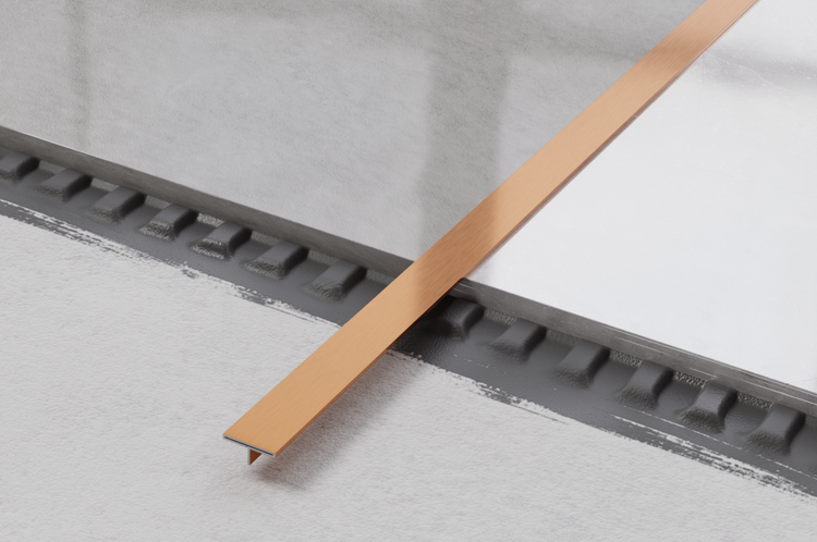 T-förmiges Fliesenprofil aus Metall