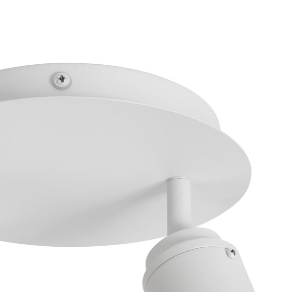 Nahaufnahme einer weißen Deckenleuchte.