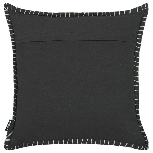 Quadratisches Zierkissen in Schwarz mit dekorativer Ziernaht am Rand und Beliani Logo.