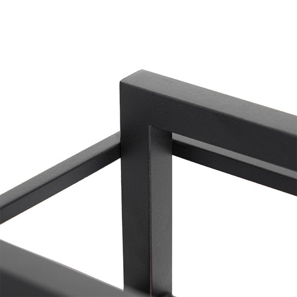 Detailaufnahme eines Metallrahmens aus quadratischen Profilen