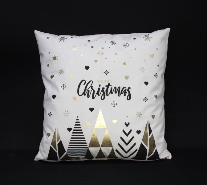 Weihnachtliches Dekokissen mit Tannenbaum-Motiv