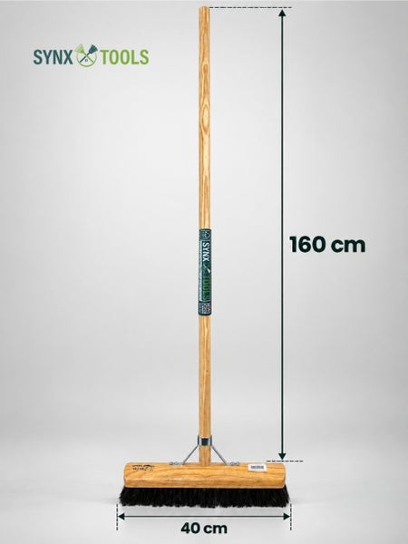 Synx Tools Straßenbesen mit Holzstiel, 40 Zentimeter Arbeitsbreite und 160 Zentimeter Stiellänge für den Außenbereich.