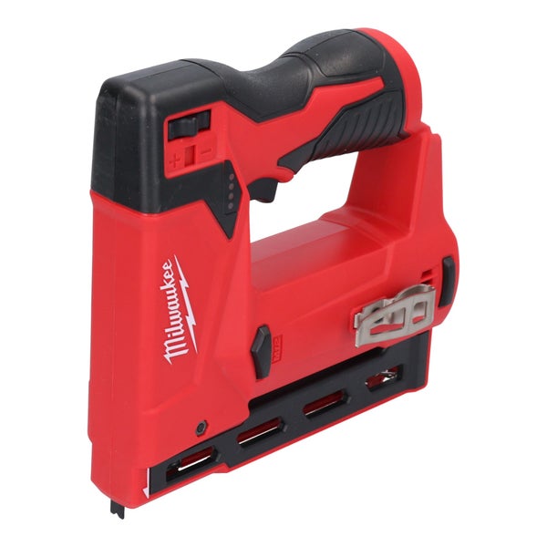 Milwaukee Akku-Tacker M12 in Rot und Schwarz mit ergonomischem Griff und Gürtelclip.