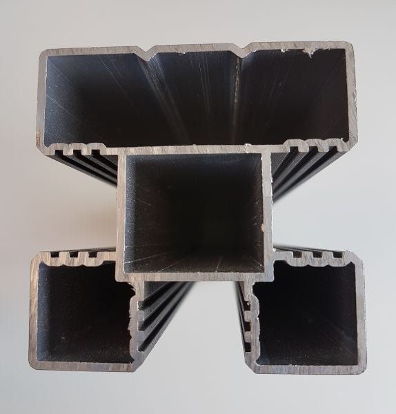 GartenLand Steckzaunpfosten Aluminium 6,8 cm x 6,8 cm x 180 cm Silber 3 Nuten für Steckzaunelemente inkl. Pfostenkappe