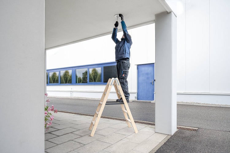 PROREGAL Stufen-Stehleiter Holz Beidseitig Begehbar 2 x 4 Stufen