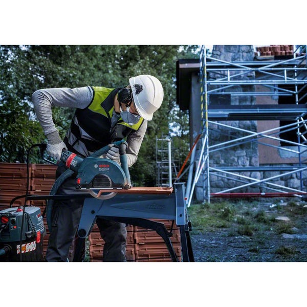 Trennscheibe von Bosch Pro zum Trennen von Edelstahl und Metall mit einem Durchmesser von 125 Millimeter