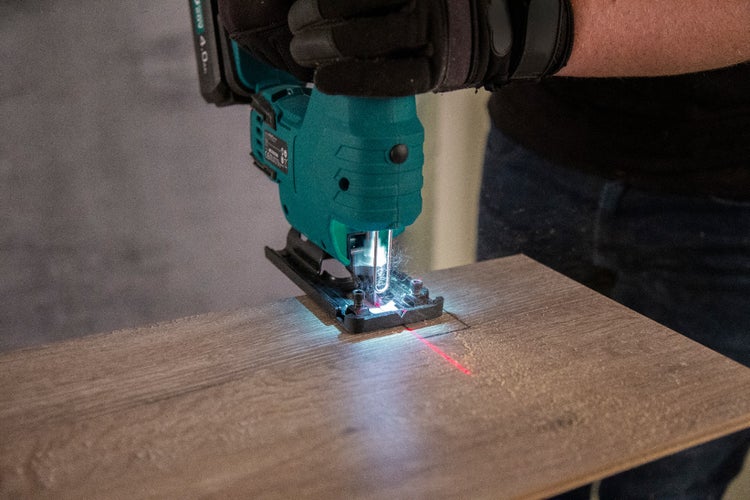 VONROC Stichsäge Akku 20V- Pendelhubstichsäge mit variablem Schnittwinkel & Geschwindigkeit - ohne Akku & Ladegerät- inkl. 2 Sägeblätter