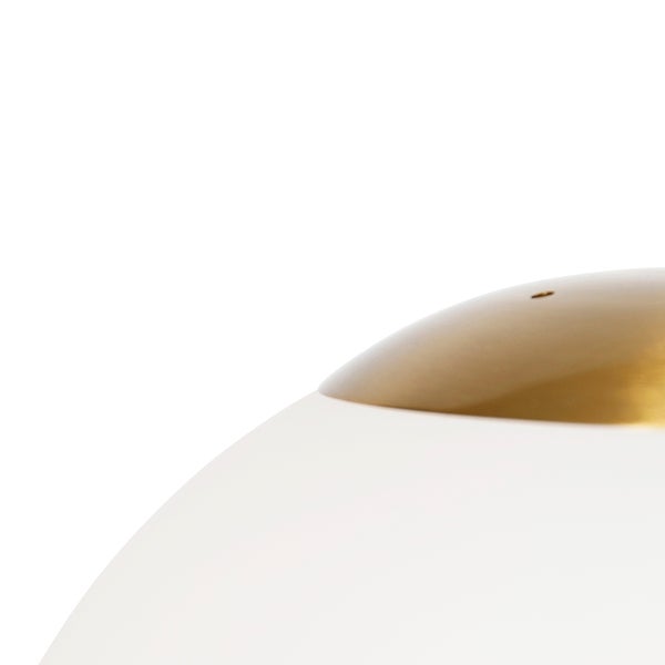 Detailaufnahme einer Lampe mit einem Schirm