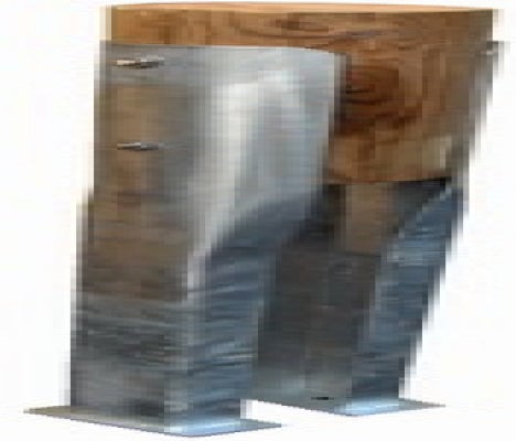 Pfostenträger aus Metall mit eingesetztem Holzpfosten zur stabilen Befestigung.