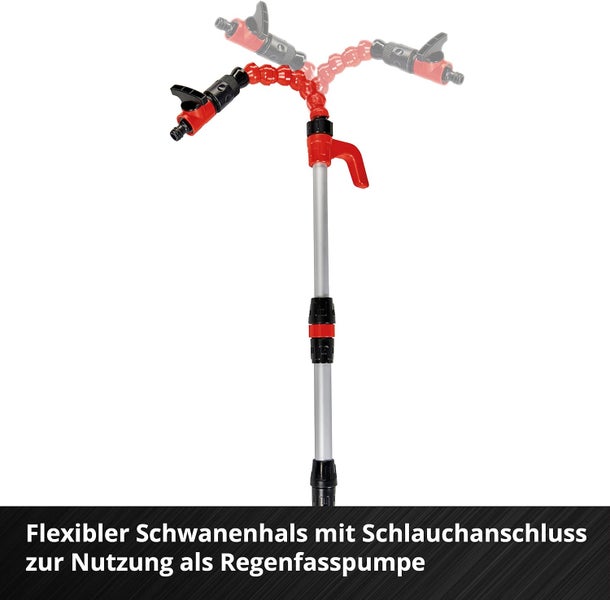 Flexibler Schwanenhals mit Schlauchanschluss zur Nutzung als Regenfasspumpe mit einer ausziehbaren Teleskopstange.