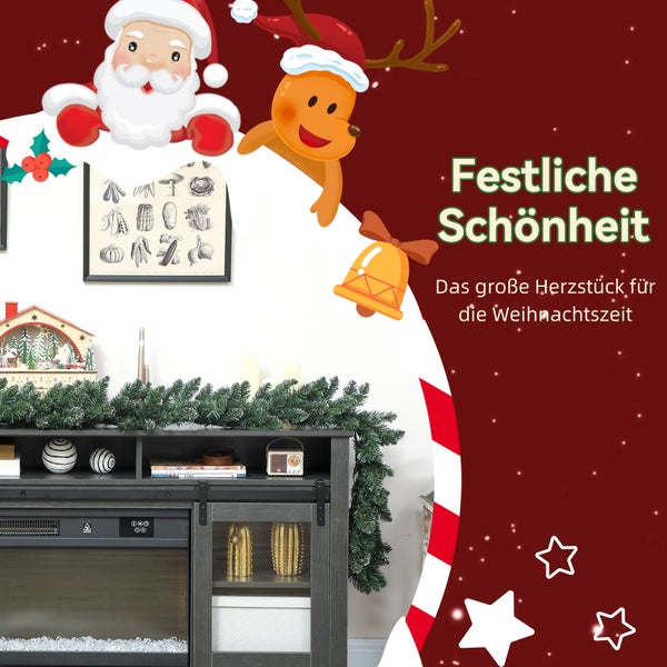 Elektrokamin mit festlicher Weihnachtsdekoration, grüner Girlande und Adventshaus in einem gemütlichen Wohnzimmer.