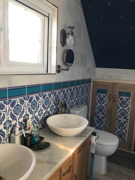 Dekorative Fliesen mit floralem Muster für Wandgestaltung