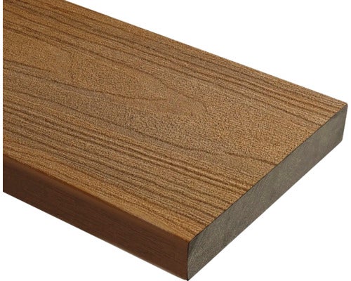 Braune Terrassendiele aus Holz-Kunststoff-Verbundwerkstoff mit Holzmaserung und massivem Kern.