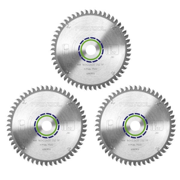 Dekoratives Schild mit Abessinierkatze und Text auf Holzgrund