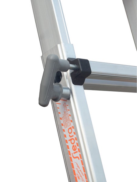 Detailansicht einer Aluminiumleiter mit Feststellmechanismus