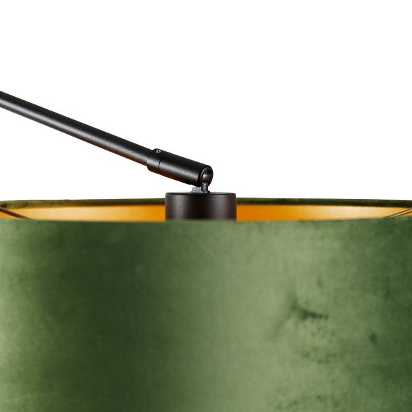 Detailaufnahme einer grünen Samt-Stehlampe mit verstellbarem Arm