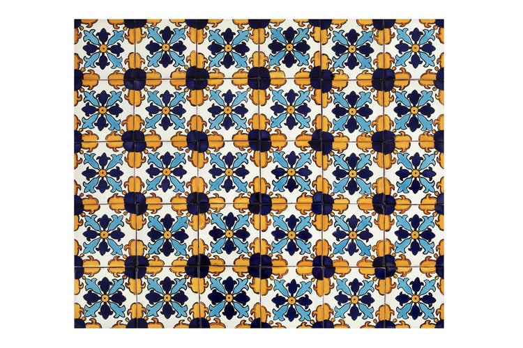Fliesen mit Blumenmuster für Wand und Boden