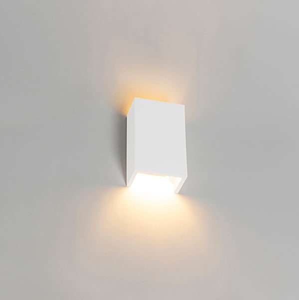 Weiße Wandleuchte in Würfelform
