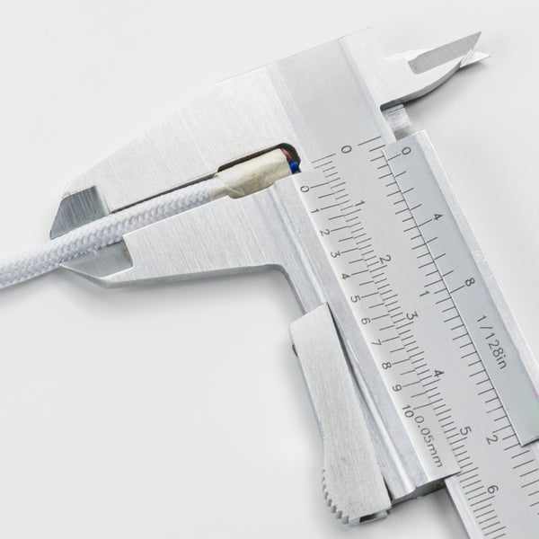 Extra dünnes Textilkabel, Weiß, Textilummanteltes Stoffkabel, Stromkabel dünn / 3-adrig 3x0,75mm , Meterware