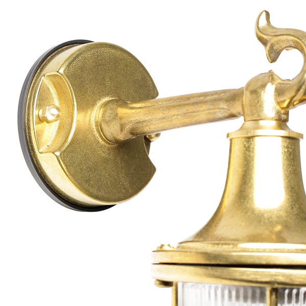 Messingfarbene Wandleuchte für den Aussenbereich