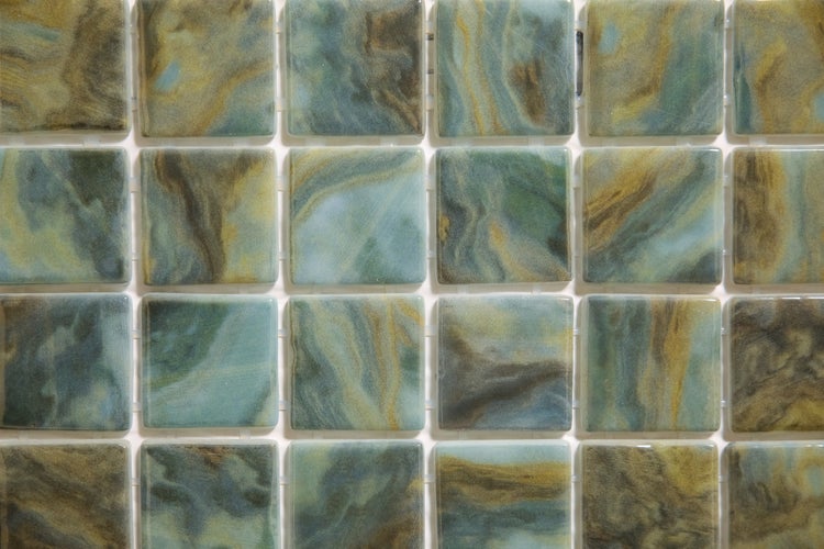 Quadratische Mosaikfliesen für Wand und Boden