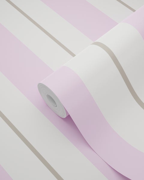 Tapetenrolle mit Streifenmuster