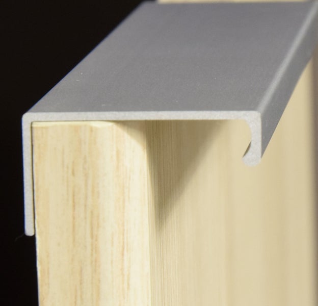 Griffleiste aus Aluminium an einer Möbelfront