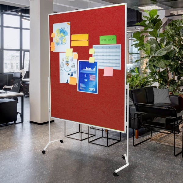 Moderationstafel UP - einteilige Metaplanwand mit Filz-Oberfläche - mobil dank Rollen - beidseitig nutzbar - Filz-Moderationswand 120x150 cm - Rot