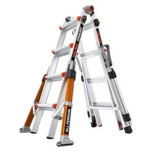 Little Giant Conquest All-Terrain Mehrzweckleiter aus Aluminium für den flexiblen Einsatz auf unebenen Untergründen.