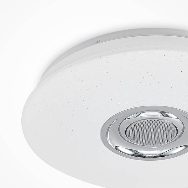 Weiße, runde LED-Deckenleuchte mit integriertem Bluetooth-Lautsprecher und Sternenhimmel-Effekt.
