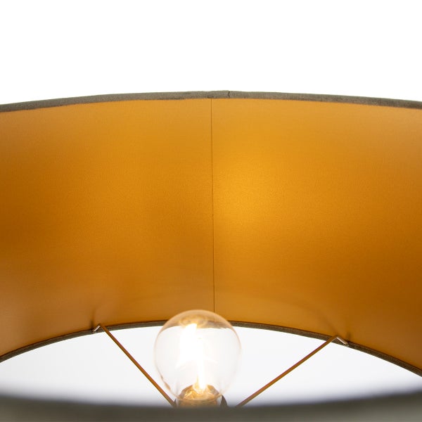 Lampenschirm mit goldfarbener Innenseite und integriertem Leuchtmittel für eine Lampe