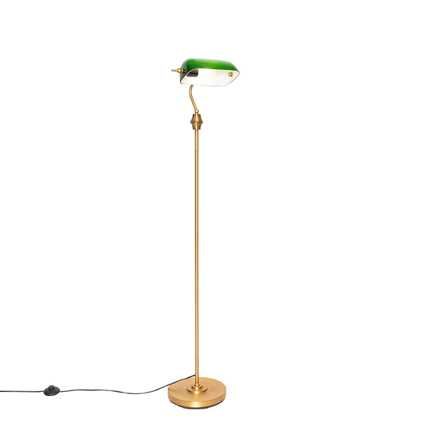 Stehleuchte mit grünem Schirm und goldfarbenem Gestell