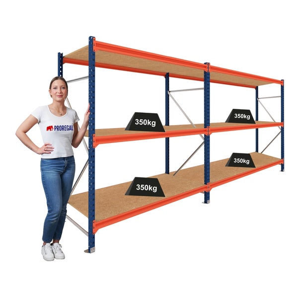 Blau-oranges Schwerlastregal mit 3 Ebenen aus Metall und Holz, Tragkraft 350 Kilogramm pro Boden, Person mit Proregal Logo für Größenvergleich.