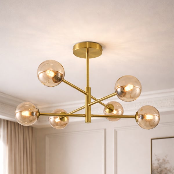 Deckenleuchte mit sechs Leuchten und goldenem Gestell