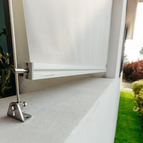 Senkrechtmarkise mit Seilführung Purishade Blickdicht Graphite 180X250cm mit Handkurbel - Maanta® Reef Roll