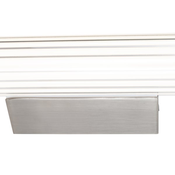 Rollladenkasten mit silberfarbener Blende