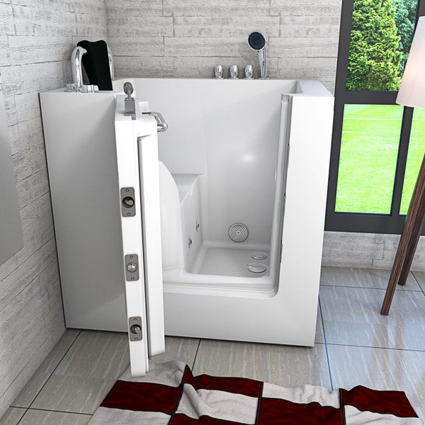 Begehbare Badewanne mit offener Tür und eingebautem Sitz