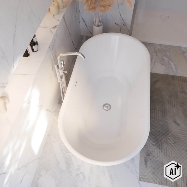Freistehende Badewanne in einem modernen Badezimmer mit Marmoroptik Fliesen und freistehender Armatur.
