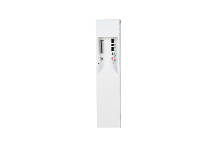 Weisse Steuerungseinheit mit Anschlüssen, Schaltern und LEDs.