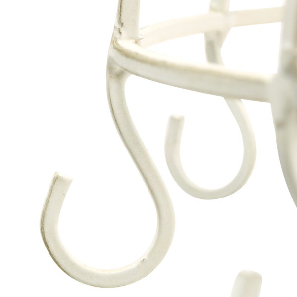 Detailansicht eines Dekorationsständers mit Haken