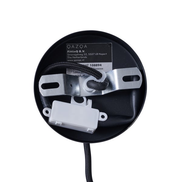 Detailansicht einer QAZQA Lampe mit Montagevorrichtung