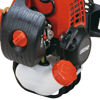 Detailansicht eines Echo Gartengeräts mit Kraftstofftank