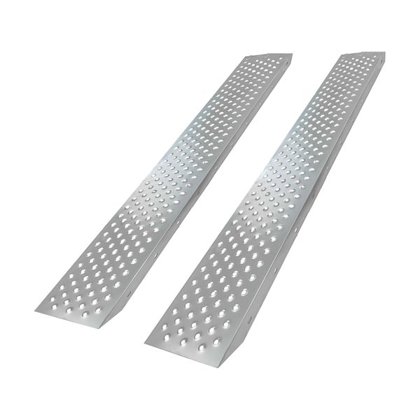 Zweiteiliges Set Auffahrrampen aus Metall mit gelochter rutschhemmender Oberfläche für Fahrzeuge oder Anhänger.