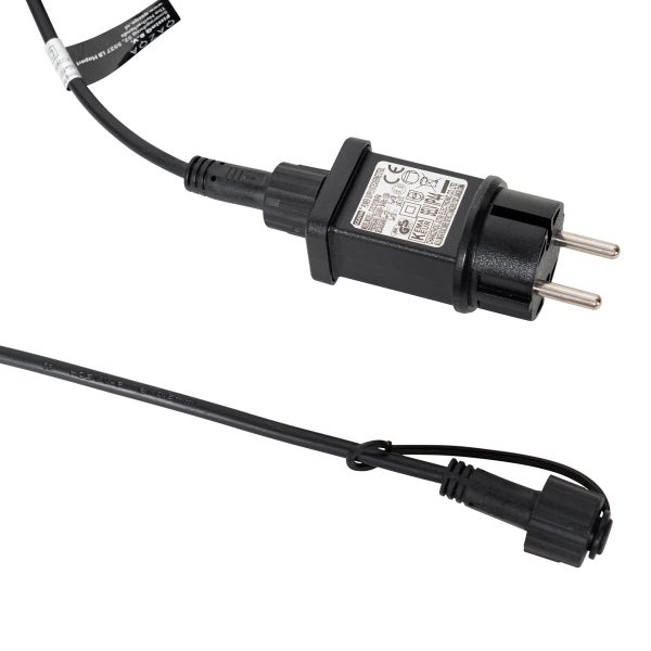 Schwarzer Netzadapter mit Stecker, Anschlusskabel und QAZQA Logo, spritzwassergeschützt nach Schutzart IP44.