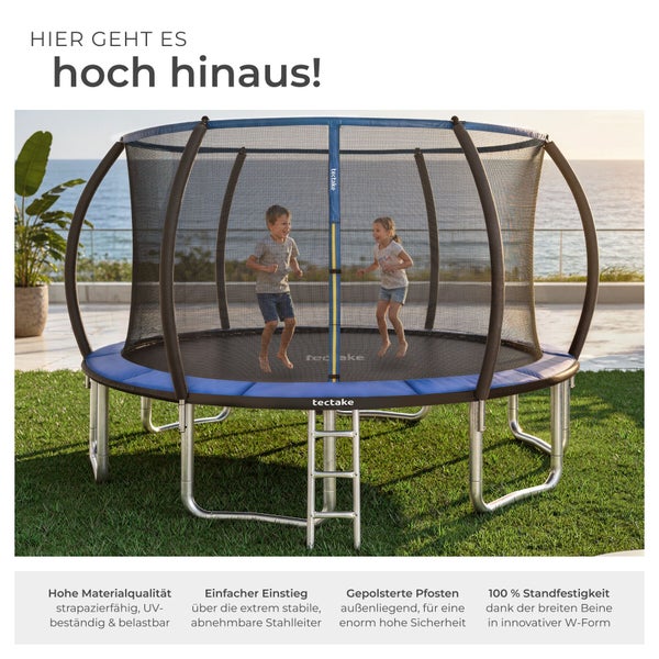 Rundes Gartentrampolin mit Sicherheitsnetz, gepolsterten Pfosten, Stahlleiter und W-förmigen Standfüßen. Zwei Kinder springen auf dem Sprungtuch.